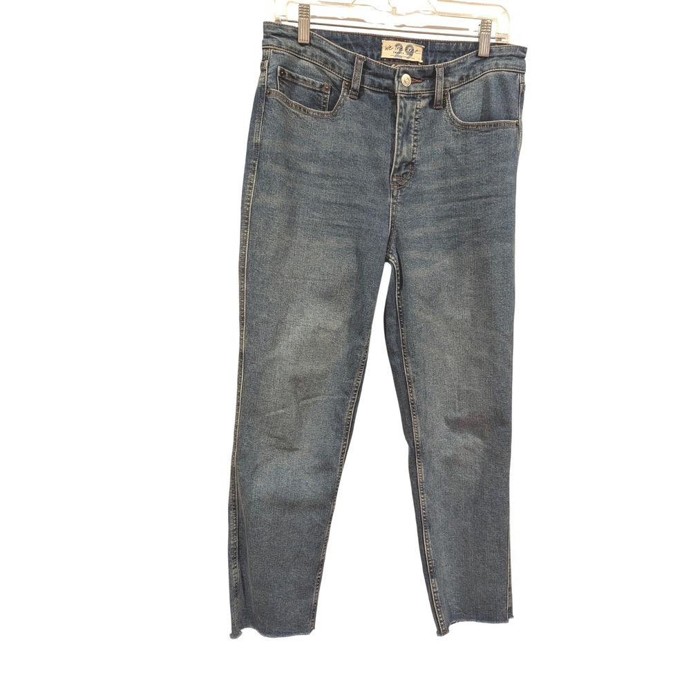Free People CRVY High Rise Vintage Straight Jeans Distressed Raw Hem‎ Size 29